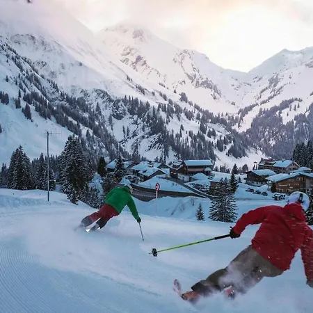 Lovely In Schroecken