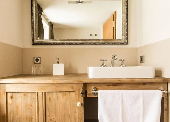 Lovely In Apartment *